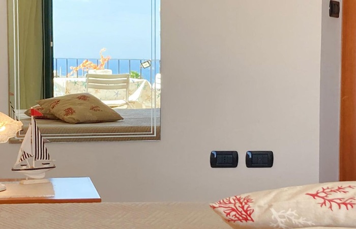 CAMERA VISTA MARE 3